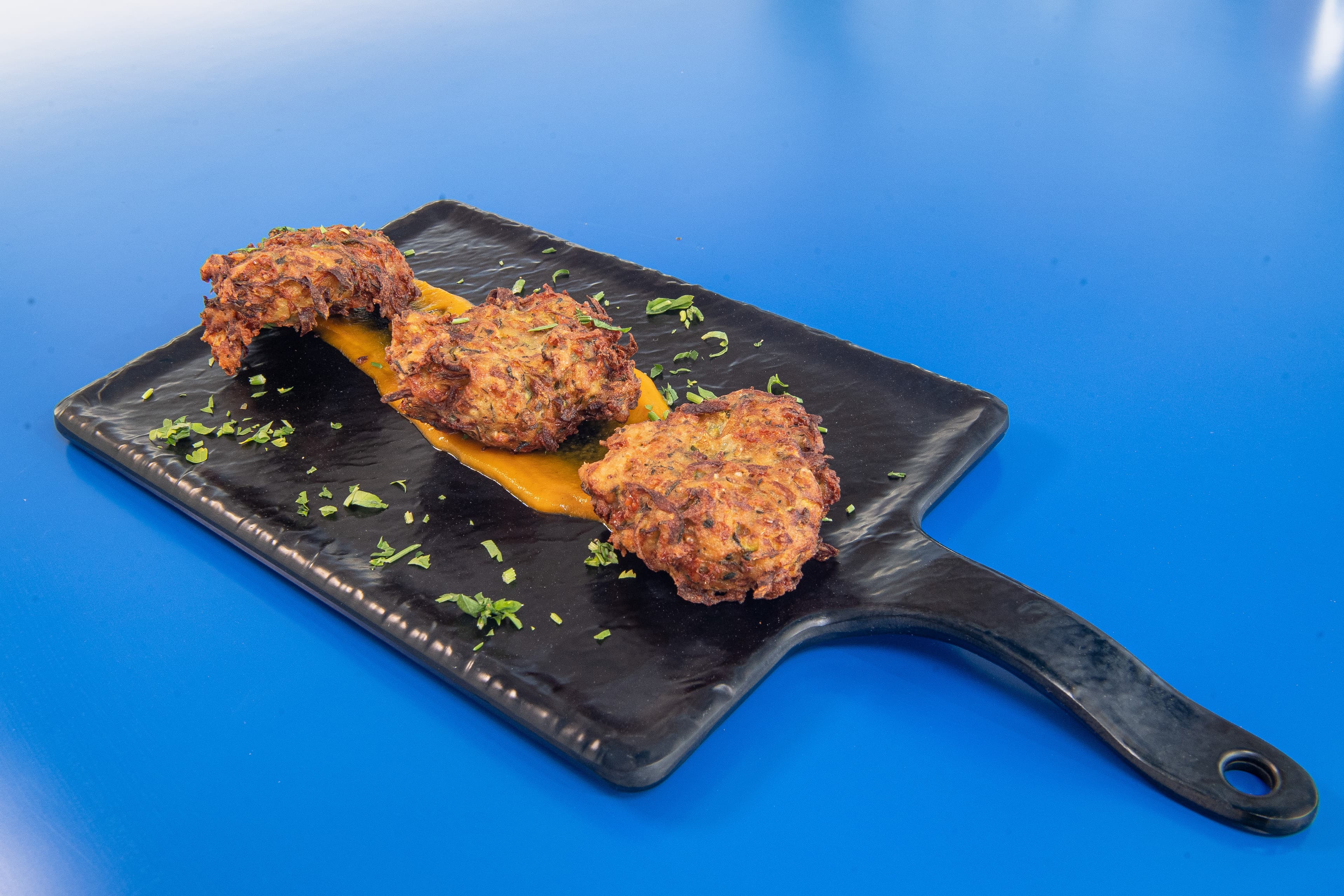 Kolokithokeftedes — Courgette Fritters